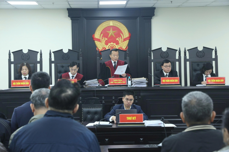 18 cựu giám đốc, viện trưởng hầu tòa trong vụ nhận hối lộ hơn 71 tỷ đồng để “tuồn” thuốc vào bệnh viện -0