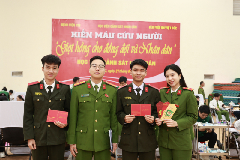 Học viện CSND đóng góp gần 2.000 đơn vị máu an toàn, giải quyết tình trạng khan hiếm máu vào dịp Tết -0