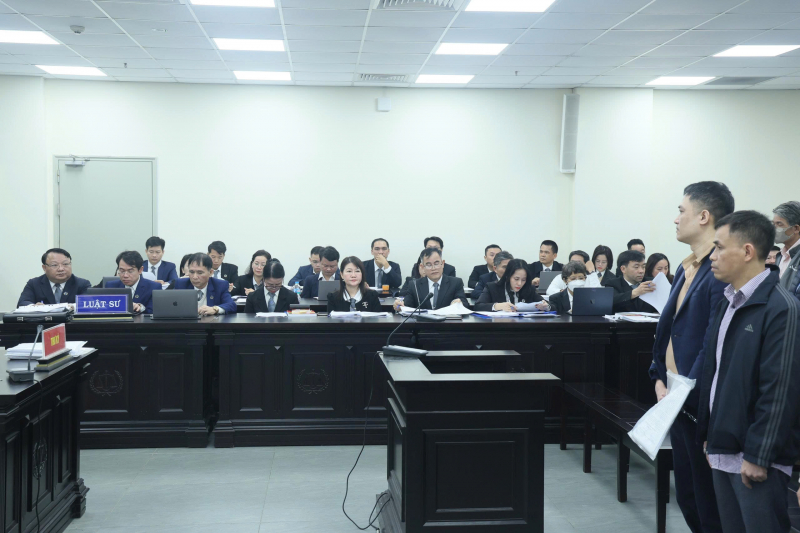 18 cựu giám đốc, viện trưởng hầu tòa trong vụ nhận hối lộ hơn 71 tỷ đồng để “tuồn” thuốc vào bệnh viện -0