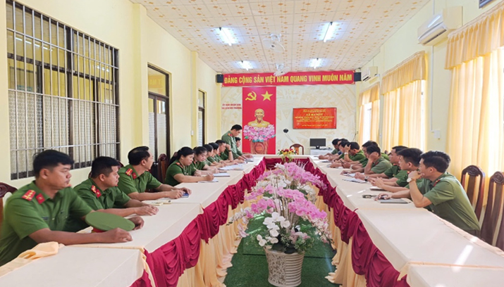 Công an xã ở Cần Thơ ra mắt mô hình “Trên mẫu mực, dưới tích cực làm theo - vì Đảng, vì nhân dân” -0