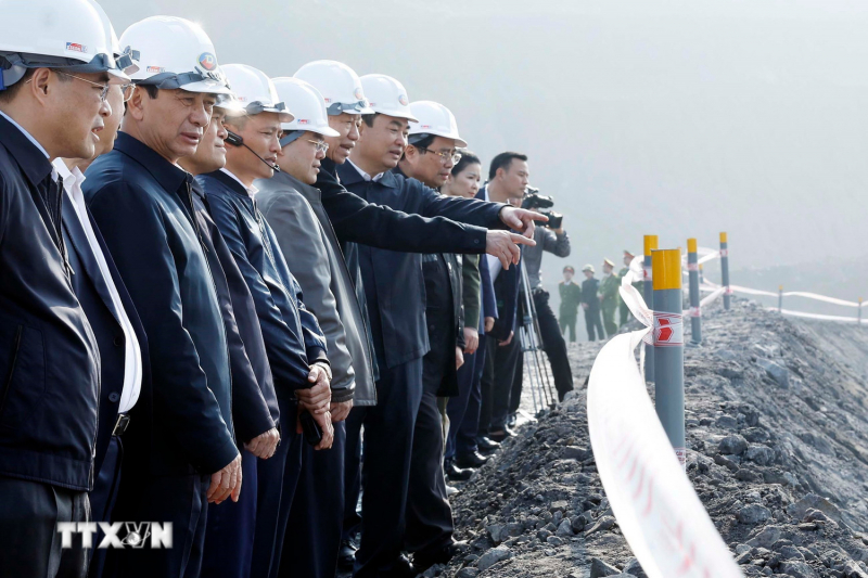 Ngành than phải gắn tăng năng suất với tăng thu nhập, cải thiện đời sống công nhân -0