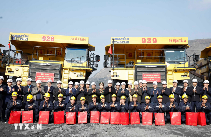 Ngành than phải gắn tăng năng suất với tăng thu nhập, cải thiện đời sống công nhân -0