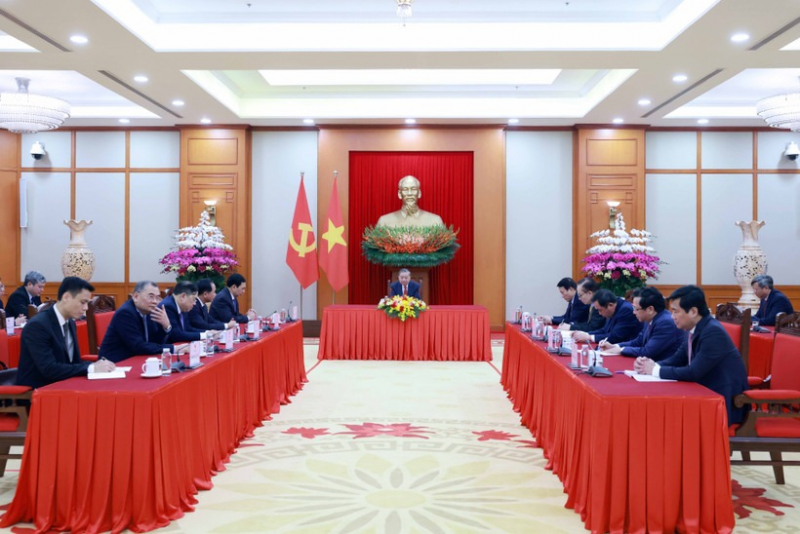 Vietnamese, Cuban Party leaders holds phone talks -0