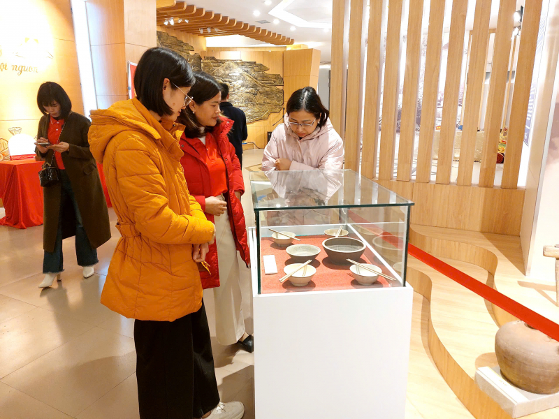 Những người “kể chuyện lịch sử” nơi cội nguồn cách mạng Pác Bó -0