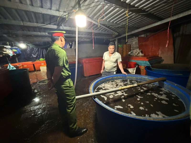 Triệt phá đường dây ngâm 3.000 tấn thịt ốc bươu bằng hóa chất công nghiệp quy mô đặc biệt lớn -1