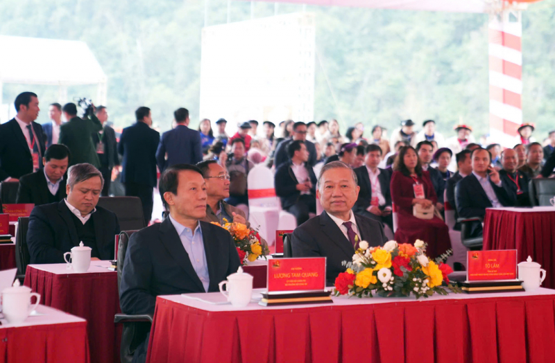 Học với khát vọng vươn lên, góp phần xây dựng quê hương cội nguồn Pác Bó ngày càng giàu đẹp -0