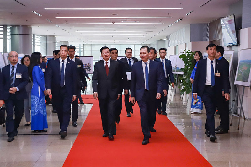 Tổng Bí thư, Chủ tịch nước CHDCND Lào thăm, làm việc tại EVN -0