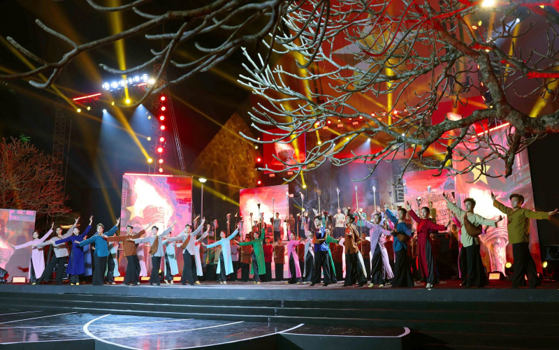 Hai tay xây dựng một sơn hà - Thiêng liêng, trao truyền qua các thế hệ -0