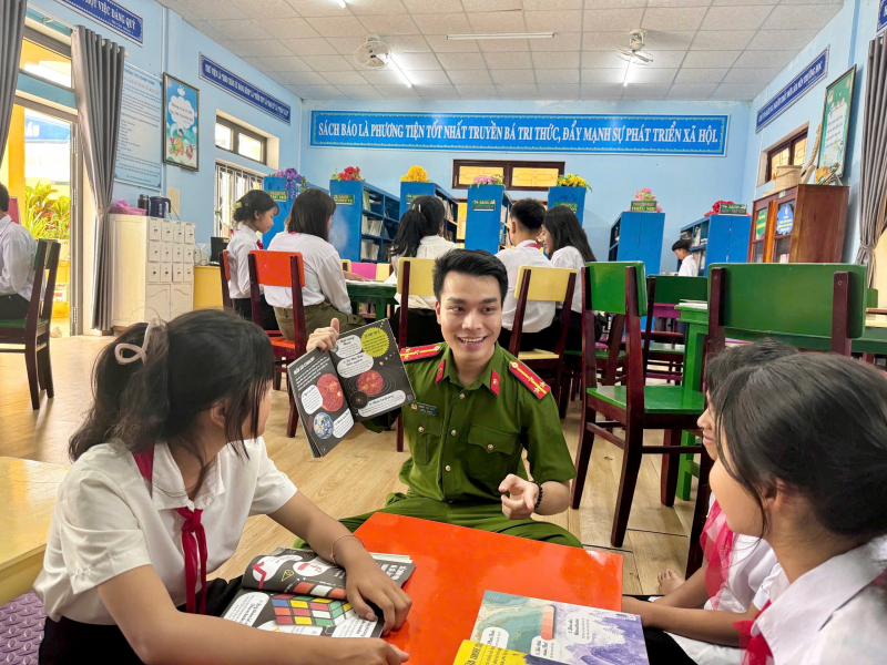 Ở lại với A Lưới -0