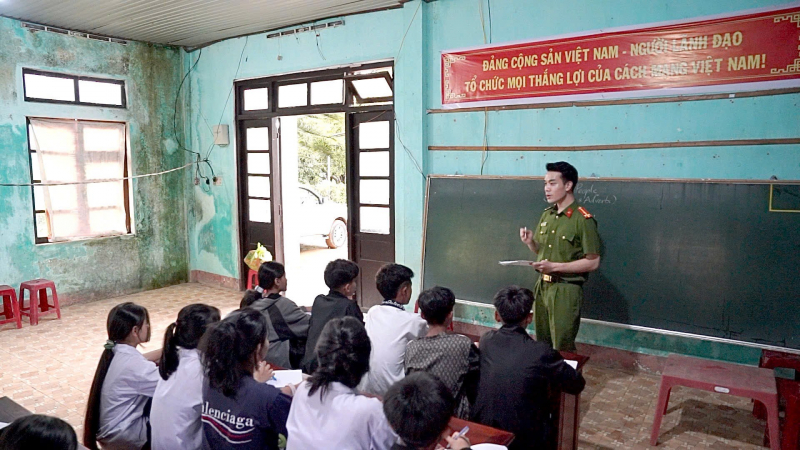 Ở lại với A Lưới -1