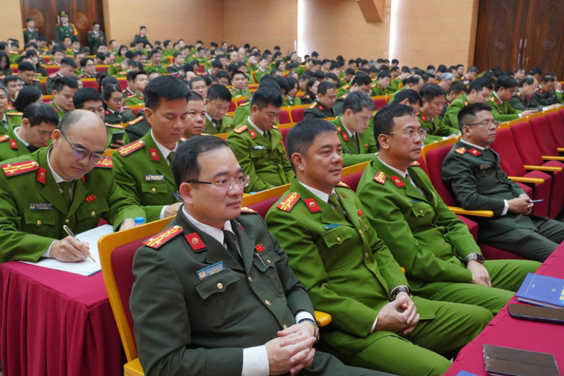 Tập huấn pháp luật về đấu thầu cho cán bộ, chiến sĩ Công an Hà Nội -0