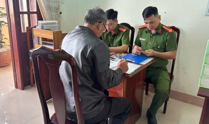 Chia sẻ thông tin sai sự thật về lực lượng Công an, người đàn ông bị xử phạt -0