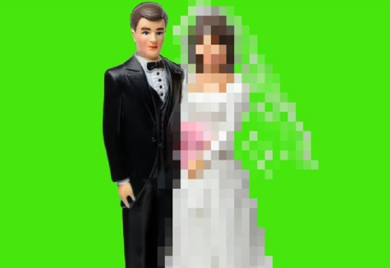  “Nghiện” yêu và cưới nhân vật ảo -0