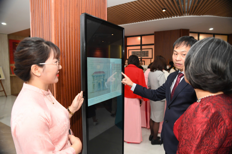 Chiêm ngưỡng mộc bản khắc Chiếu dời đô, bản khắc đổi quốc hiệu thành Việt Nam -0