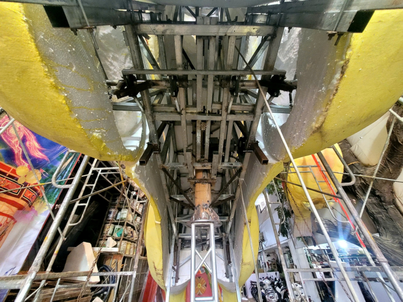 Khám phá xưởng làm chế tác linh vật ngựa khổng lồ phục vụ Đường hoa Nguyễn Huệ 2026 -0