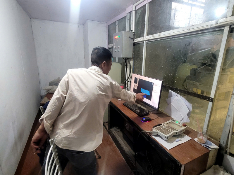 Khám phá xưởng làm chế tác linh vật ngựa khổng lồ phục vụ Đường hoa Nguyễn Huệ 2026 -0