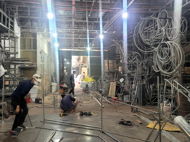 Khám phá xưởng làm chế tác linh vật ngựa khổng lồ phục vụ Đường hoa Nguyễn Huệ 2026 -2