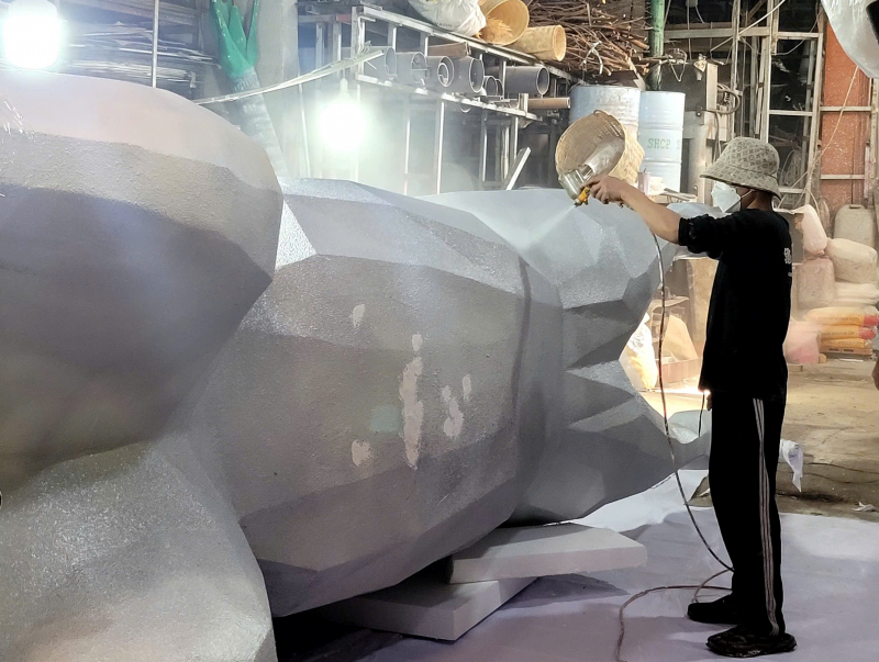 Khám phá xưởng làm chế tác linh vật ngựa khổng lồ phục vụ Đường hoa Nguyễn Huệ 2026 -4