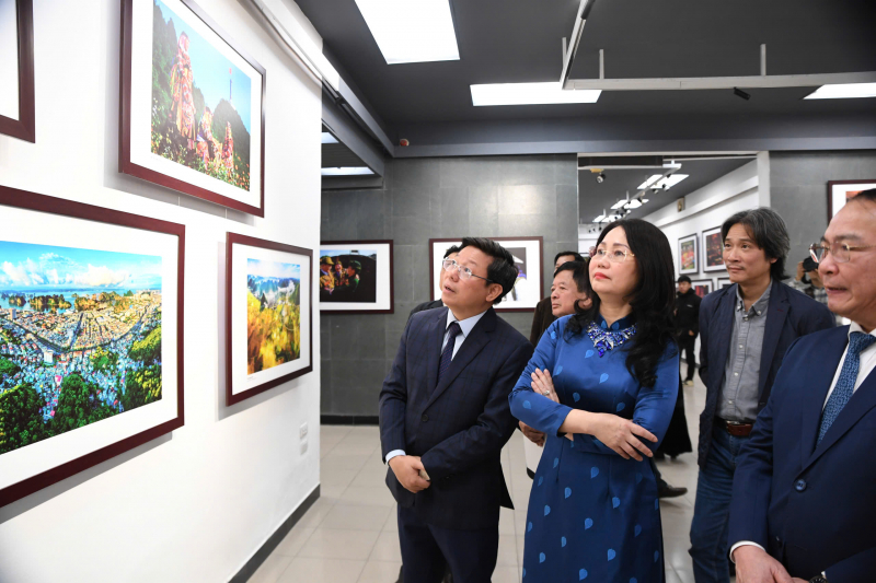 Triển lãm ảnh “Mừng Đảng, Mừng Xuân và Chào mừng thành công Đại hội lần thứ XIV của Đảng” -0