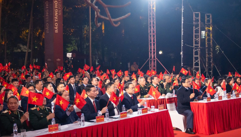 Hai tay xây dựng một sơn hà - Thiêng liêng, trao truyền qua các thế hệ -0