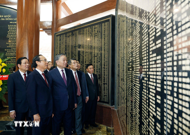 Tổng Bí thư Tô Lâm dâng hương tưởng niệm các Tổng Bí thư Trần Phú và Hà Huy Tập -0