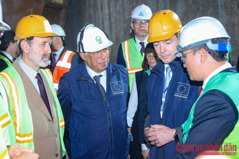 Chủ tịch Hội đồng châu Âu thăm dự án metro số 3 tại Hà Nội -3
