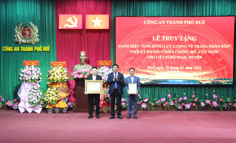 Truy tặng danh hiệu Anh hùng LLVTND thời kỳ kháng chiến chống Mỹ, cứu nước cho liệt sĩ Đỗ Ngọc Huyền -0