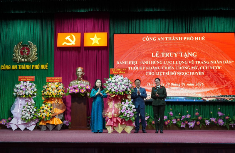 Truy tặng danh hiệu Anh hùng LLVTND thời kỳ kháng chiến chống Mỹ, cứu nước cho liệt sĩ Đỗ Ngọc Huyền -0