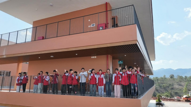 Sắp khánh thành trường học liên cấp hiện đại bậc nhất vùng biên giới Điện Biên -1