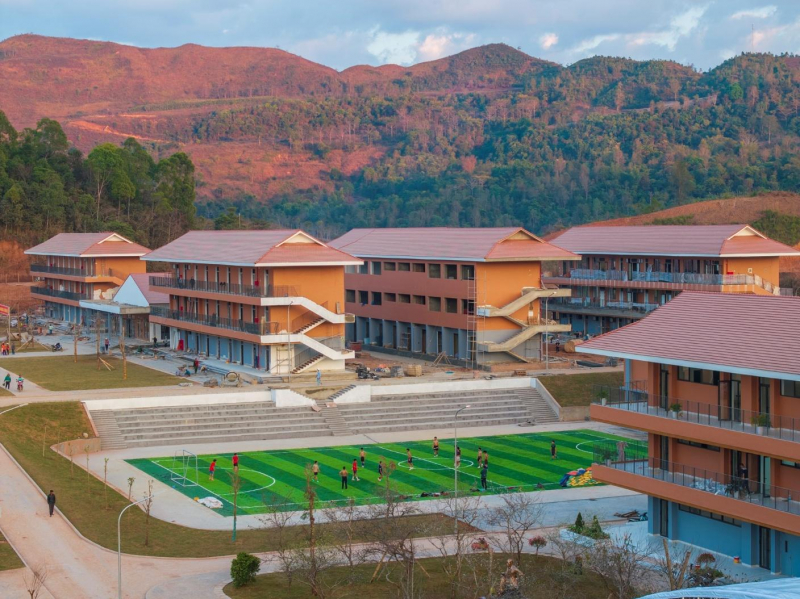 Sắp khánh thành trường học liên cấp hiện đại bậc nhất vùng biên giới Điện Biên -0