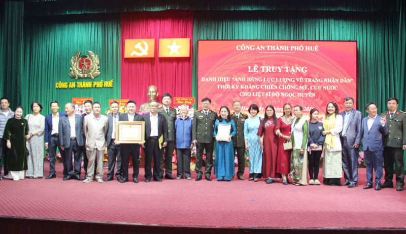 Truy tặng danh hiệu Anh hùng LLVTND thời kỳ kháng chiến chống Mỹ, cứu nước cho liệt sĩ Đỗ Ngọc Huyền -0