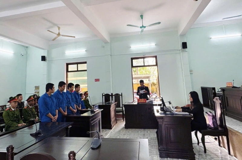  Nhóm trai làng nhận 29 năm tù vì lên phố “bay lắc” -0