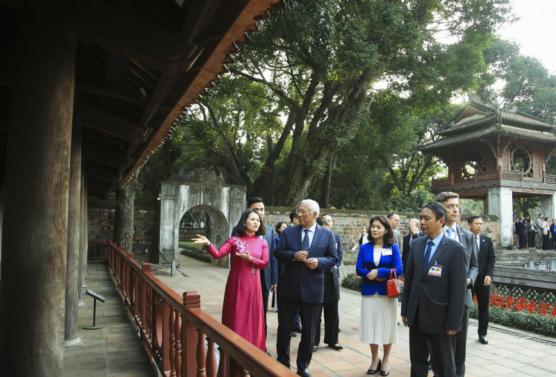European Council President António Costa visits Temple of Literature -2