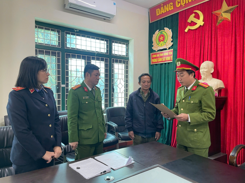 Khởi tố đối tượng sản xuất hơn 1,1 tấn mì chính giả -0