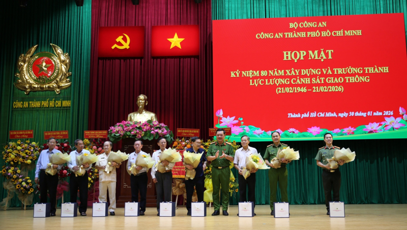 Công an TP Hồ Chí Minh kỷ niệm 80 năm lực lượng CSGT và ra mắt CLB Xe đạp chuyên nghiệp -5