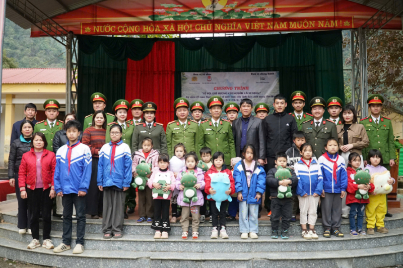 Học viện CSND trao tặng 600 triệu đồng ủng ủng hộ người dân và chiến sĩ Công an tại Cao Bằng -0