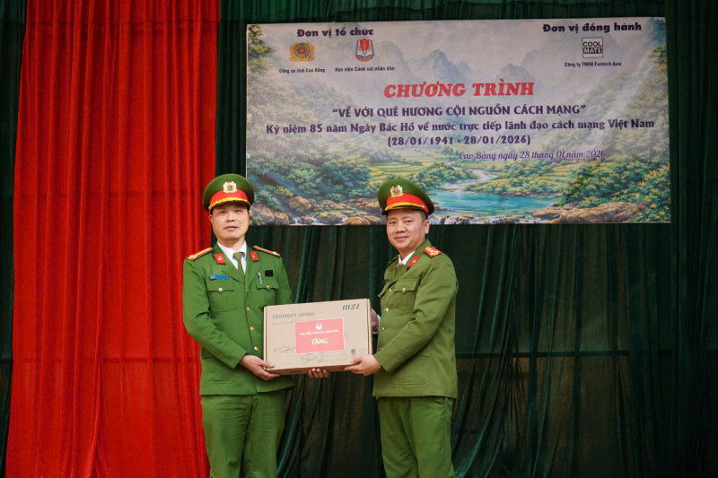 Học viện CSND trao tặng 600 triệu đồng ủng ủng hộ người dân và chiến sĩ Công an tại Cao Bằng -0
