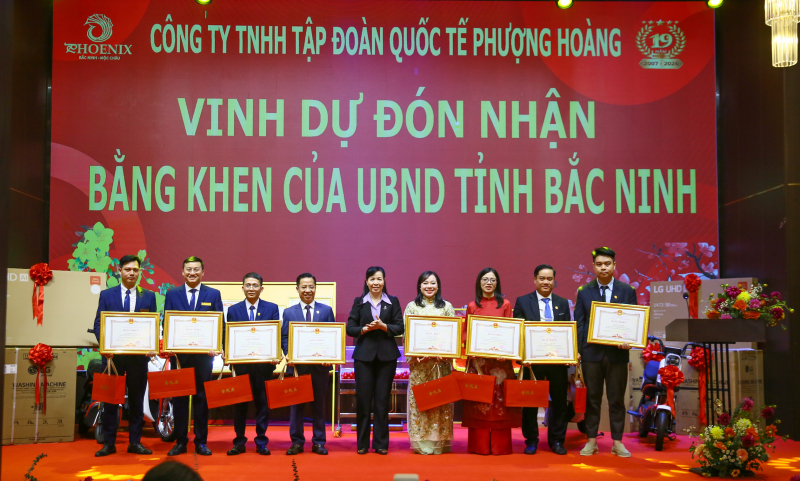 Tập đoàn Phượng Hoàng ghi dấu ấn trong công tác an sinh xã hội năm 2025 -0