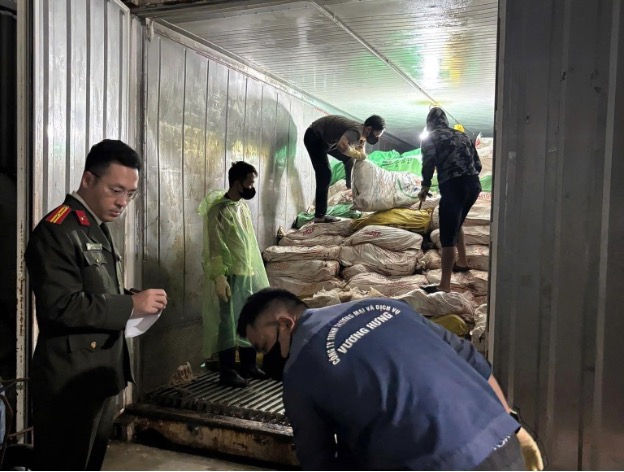 Phát hiện kho lạnh trữ 59 tấn lòng lợn không nguồn gốc suốt nhiều tháng -0