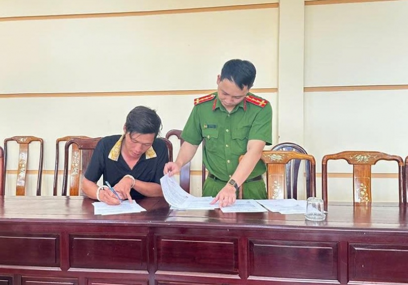 Shipper bắt tay nhân viên công ty giao hàng nhanh chiếm đoạt gần 275 triệu đồng -0