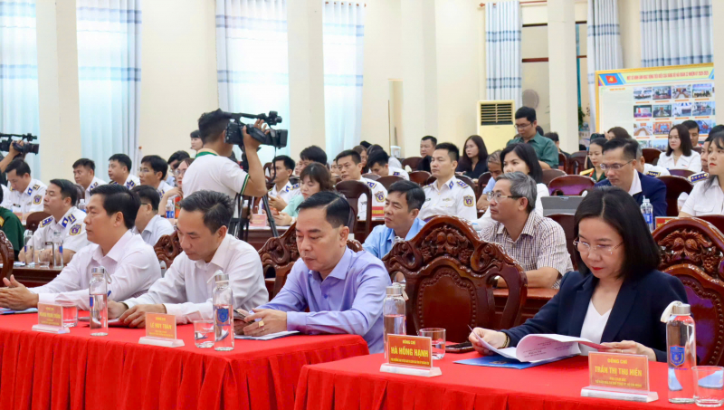 Nâng cao hiệu quả phối hợp tuyên truyền giữa BTL Vùng Cảnh sát biển 3 và các cơ quan báo chí -1