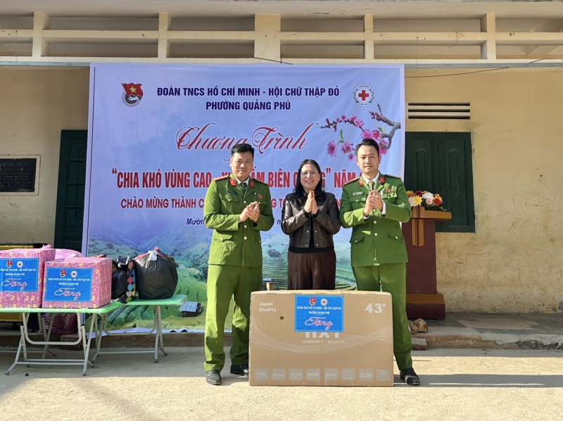 Những chiến sĩ Công an “sưởi ấm” vùng cao Xứ Thanh  -0