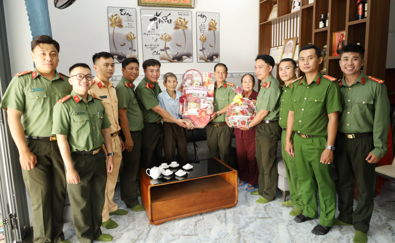 Hành trình về “địa chỉ đỏ” bồi đắp lý tưởng, dấn thân vì an ninh Tổ quốc -0