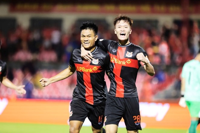 Sự trở lại ấn tượng của Xuân Son -0