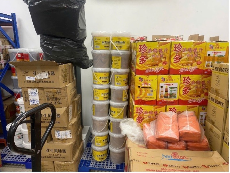 Phát hiện 1,5 tấn nguyên liệu thực phẩm không rõ nguồn gốc cung cấp cho các cửa hàng lẩu -0