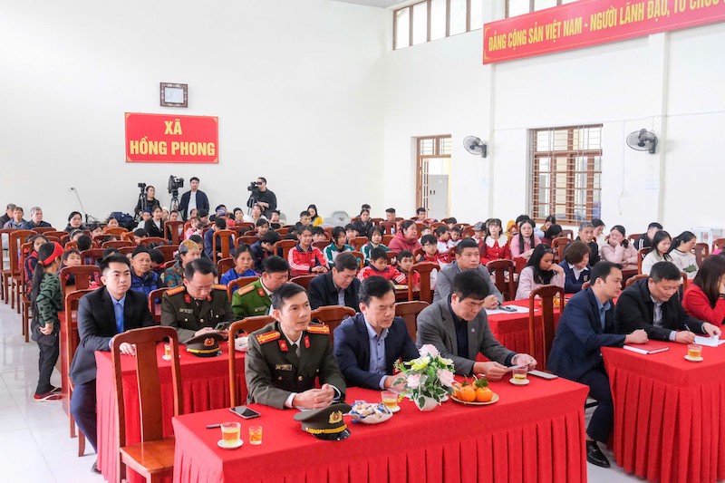 Lan toả hơi ấm vùng biên- hành dộng thiết thực trong phong trào thi đua “Ba Nhất” -0