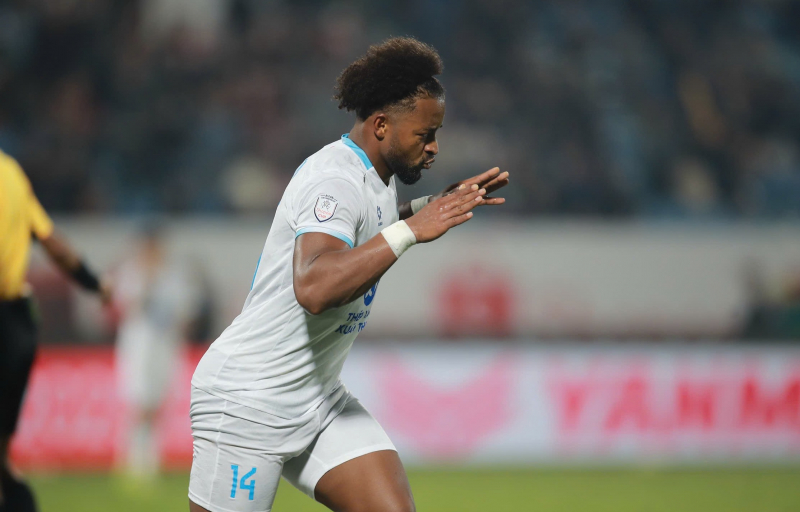 Sự trở lại ấn tượng của Xuân Son -0