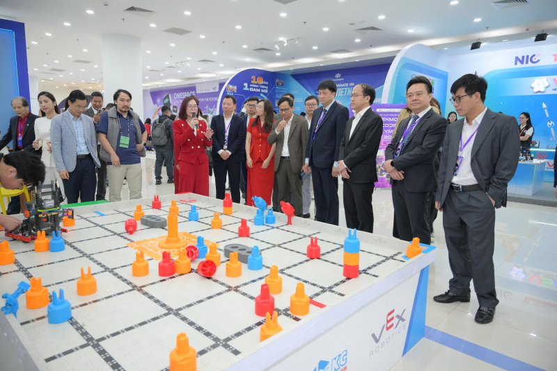 Khai trương Hệ sinh thái STEM tại NIC Hoà Lạc -0