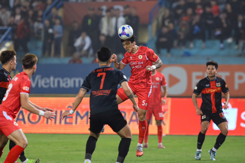 CLB Công an Hà Nội ngược dòng đánh bại Ninh Bình, chiếm ngôi đầu bảng V.League -0