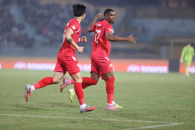 CLB Công an Hà Nội ngược dòng đánh bại Ninh Bình, chiếm ngôi đầu bảng V.League -0